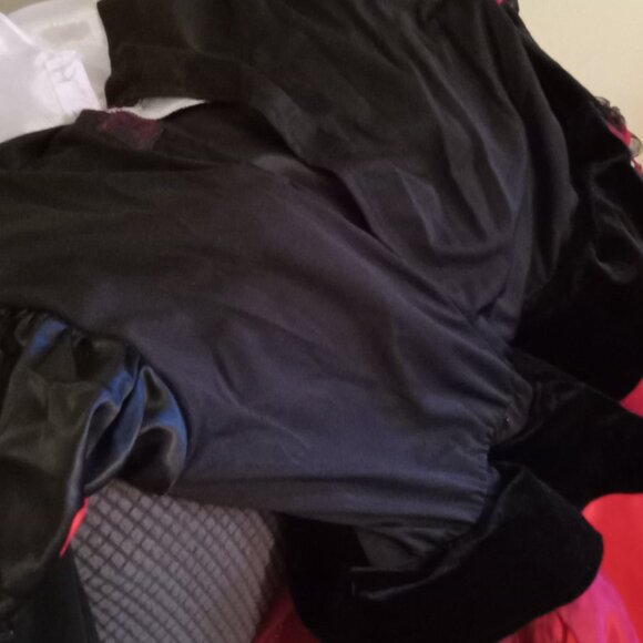 Queen of Hearts Alice in Wonderland Women's costume size Large Halloween - Picture 9 of 11